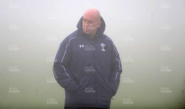 16.11.10 - Wales Rugby Training - Defence coach Shaun Edwards looks through thick fog during training. 