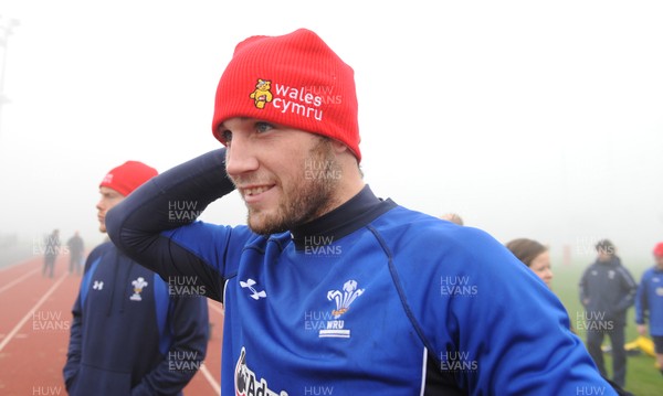 16.11.10 - Wales Rugby Training - Andrew Bishop puts on his Children in Need hat during training. 