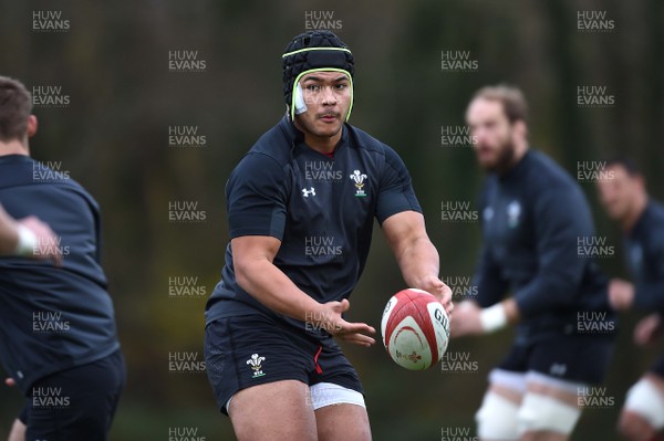 161117 - Wales Rugby Training - Leon Brown during training