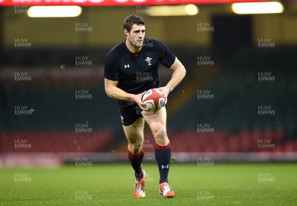 161118 - Wales Rugby Training - Jonah Holmes during training