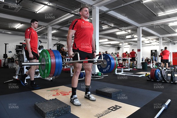 161121 - Wales Rugby Gym Session - Elliot Dee during a gym session