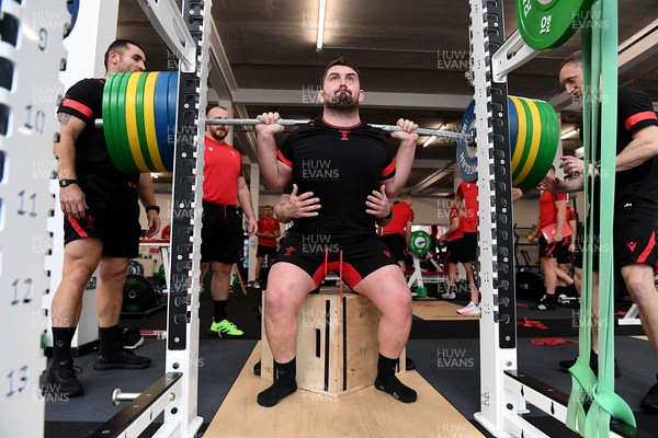 161121 - Wales Rugby Gym Session - Wyn Jones during a gym session