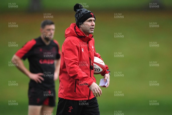 161121 - Wales Rugby Training - Stephen Jones during training