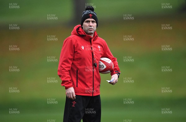 161121 - Wales Rugby Training - Stephen Jones during training
