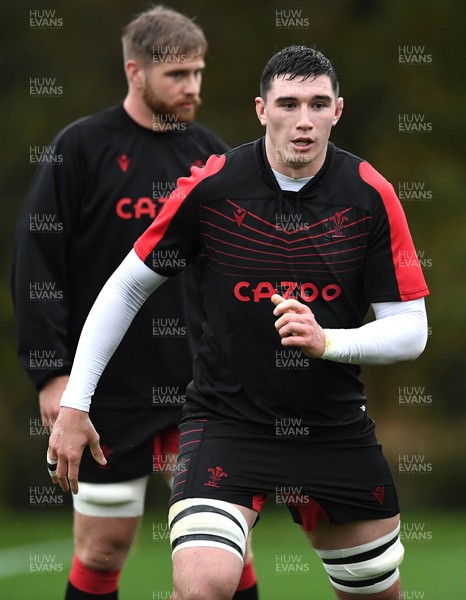 161121 - Wales Rugby Training - Seb Davies during training