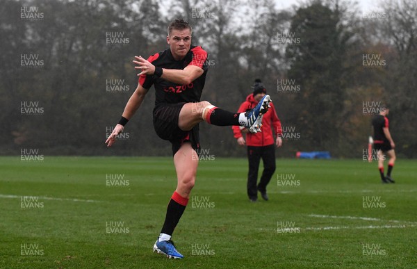 161121 - Wales Rugby Training - Gareth Anscombe during training