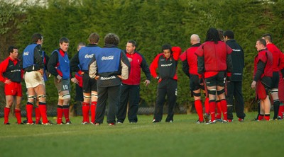 170203 - Wales Rugby Training - Steve Hansen takes the players through training session