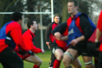 170203 - Wales Rugby Training - Steve Hansen takes the players through training session