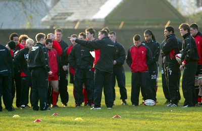 170203 - Wales Rugby Training - Steve Hansen with the Welsh team at the start of training session