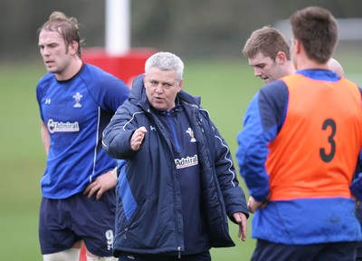 17.02.11 - Wales Rugby Training... Warren Gatland. 