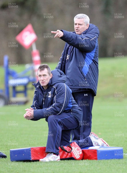 17.02.11 - Wales Rugby Training... Coaches Warren Gatland and Rob Howley. 
