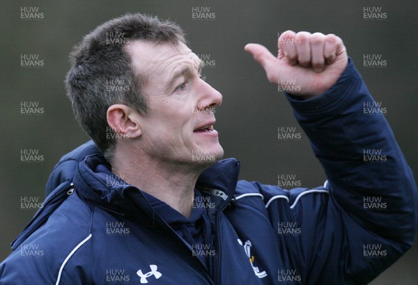 17.02.11 - Wales Rugby Training... Rob Howley. 