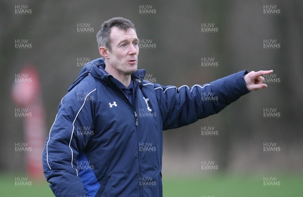 17.02.11 - Wales Rugby Training... Rob Howley. 