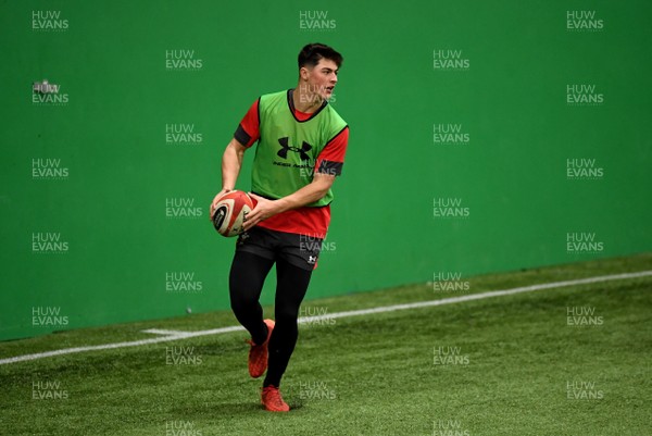 170220 - Wales Rugby Training - Louis Rees-Zammit during training