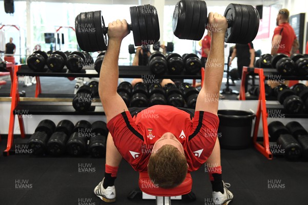 170222 - Wales Rugby Training - Ben Carter during a gym session