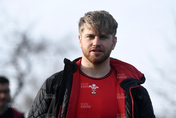 170222 - Wales Rugby Training - Aaron Wainwright during training