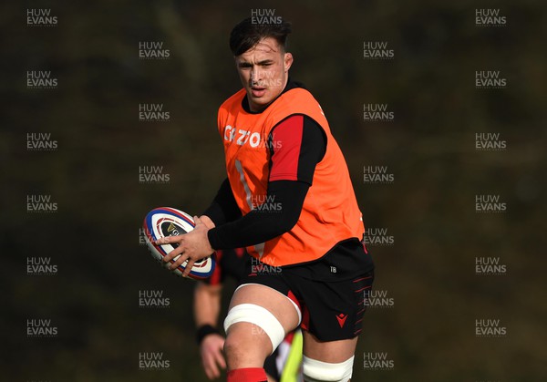 170222 - Wales Rugby Training - Taine Basham during training