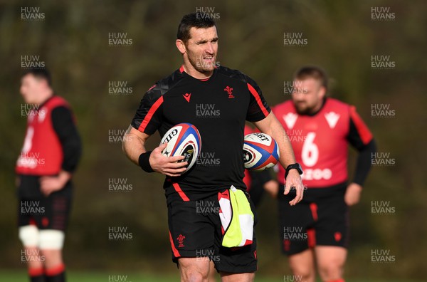 170222 - Wales Rugby Training - Huw Bennett during training