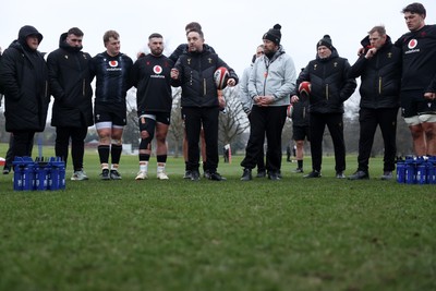 170225 - Wales Rugby Training in the week leading up to their 6 Nations game against Ireland - Matt Sherratt, Head Coach during training