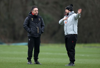 170225 - Wales Rugby Training in the week leading up to their 6 Nations game against Ireland - Matt Sherratt, Head Coach and Mike Forshaw, Defence Coach during training