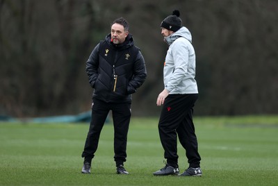 170225 - Wales Rugby Training in the week leading up to their 6 Nations game against Ireland - Matt Sherratt, Head Coach and Mike Forshaw, Defence Coach during training