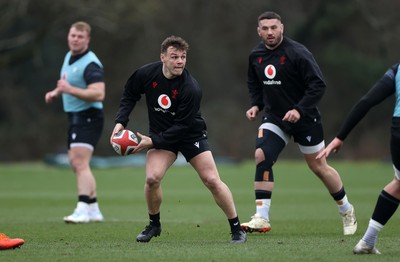 170225 - Wales Rugby Training in the week leading up to their 6 Nations game against Ireland - Jarrod Evans during training