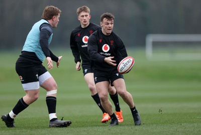 170225 - Wales Rugby Training in the week leading up to their 6 Nations game against Ireland - Jarrod Evans during training