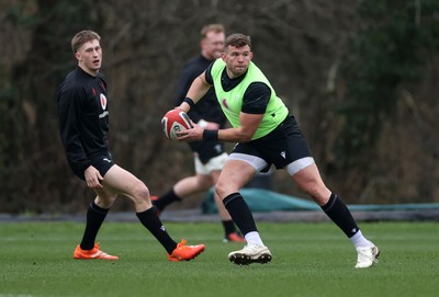 170225 - Wales Rugby Training in the week leading up to their 6 Nations game against Ireland - Elliot Dee during training