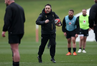 170225 - Wales Rugby Training in the week leading up to their 6 Nations game against Ireland - Matt Sherratt, Head Coach during training