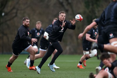 170225 - Wales Rugby Training in the week leading up to their 6 Nations game against Ireland - Gareth Anscombe during training