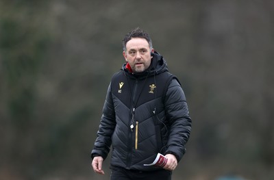 170225 - Wales Rugby Training in the week leading up to their 6 Nations game against Ireland - Interim head coach Matt Sherratt during training