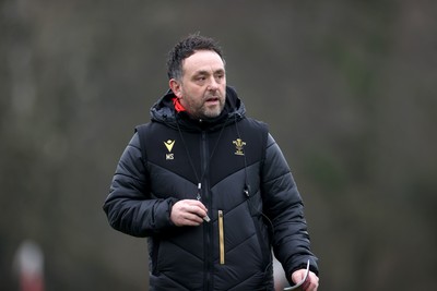 170225 - Wales Rugby Training in the week leading up to their 6 Nations game against Ireland - Interim head coach Matt Sherratt during training