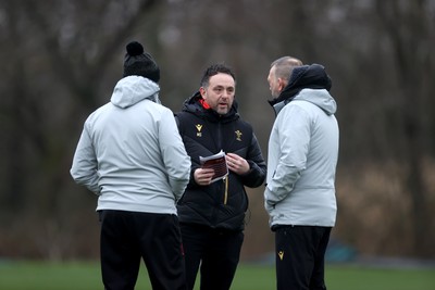 170225 - Wales Rugby Training in the week leading up to their 6 Nations game against Ireland - Interim head coach Matt Sherratt during training