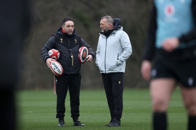 170225 - Wales Rugby Training in the week leading up to their 6 Nations game against Ireland - Interim head coach Matt Sherratt and forwards coach Jonathan Humphreys during training