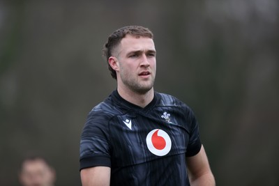 170225 - Wales Rugby Training in the week leading up to their 6 Nations game against Ireland - Max Llewellyn during training