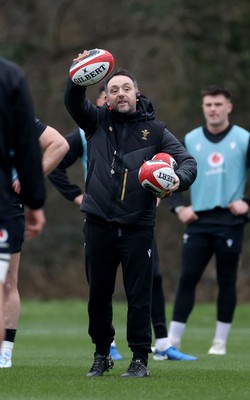 170225 - Wales Rugby Training in the week leading up to their 6 Nations game against Ireland - Interim head coach Matt Sherratt during training