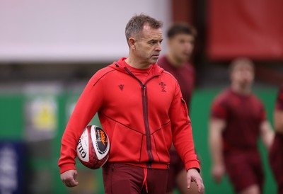 170226 - Wales Rugby Training ahead of their Six Nations game against Scotland - Danny Wilson, Assistant Coach during training
