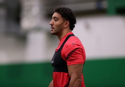 170226 - Wales Rugby Training ahead of their Six Nations game against Scotland - Gabriel Hamer-Webb during training
