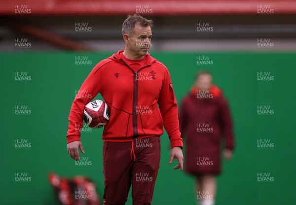 170226 - Wales Rugby Training ahead of their Six Nations game against Scotland - Danny Wilson, Assistant Coach during training