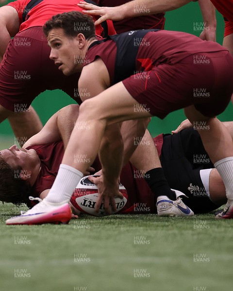 170226 - Wales Rugby Training ahead of their Six Nations game against Scotland - Kieran Hardy during training