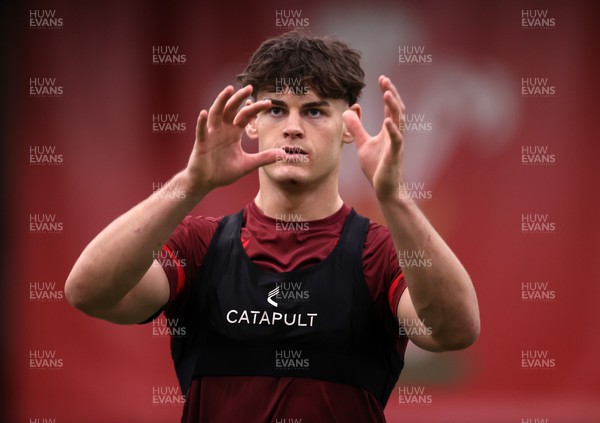 170226 - Wales Rugby Training ahead of their Six Nations game against Scotland - Eddie James during training