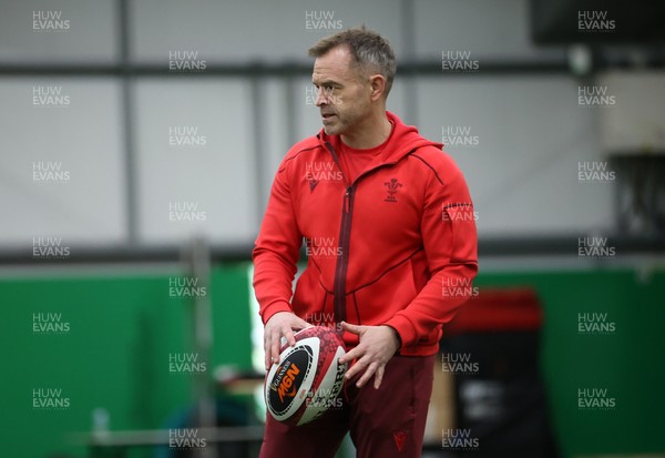170226 - Wales Rugby Training ahead of their Six Nations game against Scotland - Danny Wilson, Assistant Coach during training