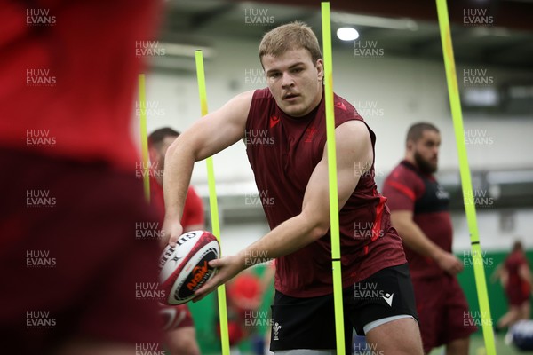170226 - Wales Rugby Training ahead of their Six Nations game against Scotland - Archie Griffin during training