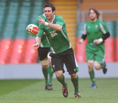 17.03.09 - Wales Rugby Training - Stephen Jones during training. 