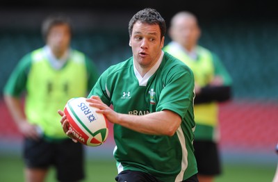 17.03.09 - Wales Rugby Training - Mark Jones during training. 