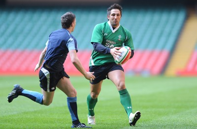 17.03.09 - Wales Rugby Training - Gavin Henson during training. 