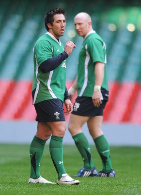 17.03.09 - Wales Rugby Training - Gavin Henson and Tom Shanklin during training. 