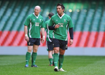 17.03.09 - Wales Rugby Training - Tom Shanklin and Gavin Henson during training. 