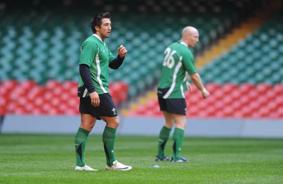 17.03.09 - Wales Rugby Training - Gavin Henson and Tom Shanklin during training. 