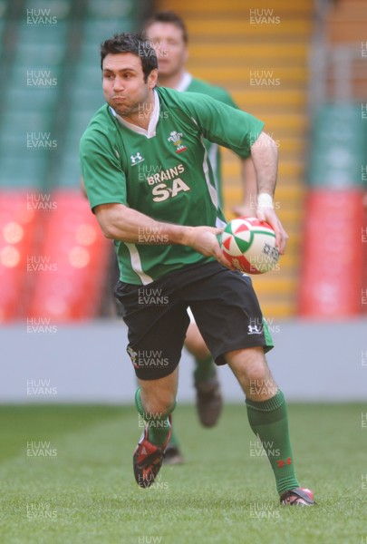 17.03.09 - Wales Rugby Training - Stephen Jones during training. 